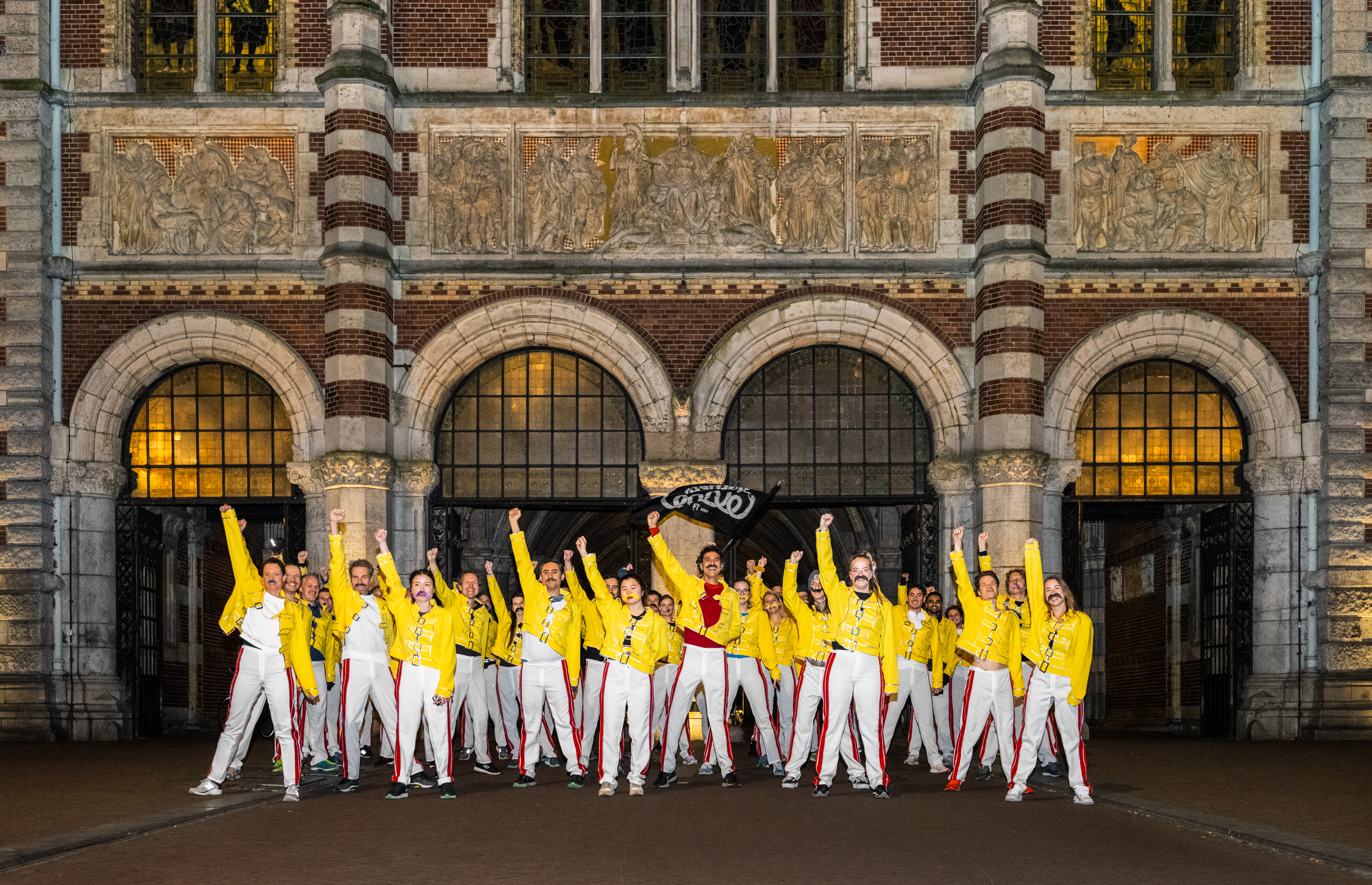 30 Freddie Mercury's rennen door Amsterdam voor de geestelijke gezondheid van de man