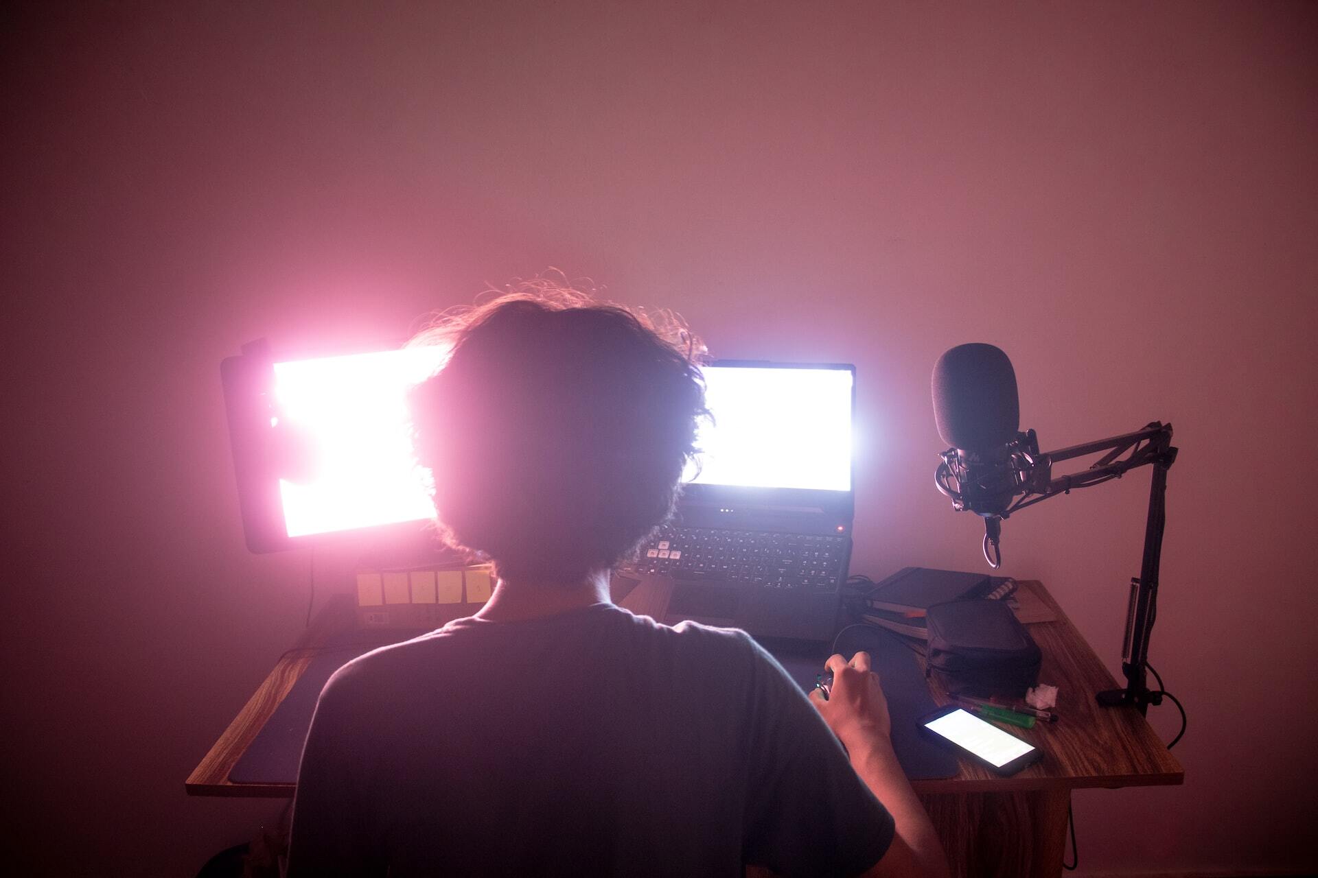 Ik sloot me op in mijn kamer om te gamen