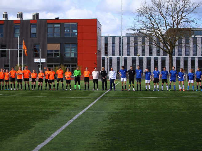 Benefietvoetbalwedstrijd voor 113 door studenten van HSV en Lijst STERK